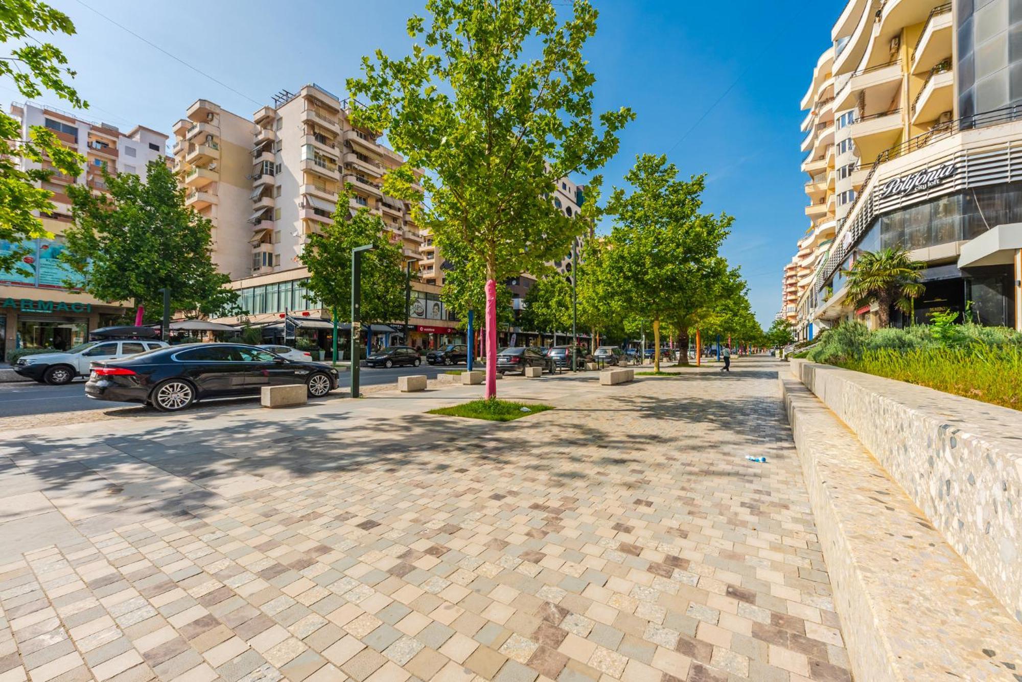 City Center Apartments By Kondo Stays Vlore Exterior photo