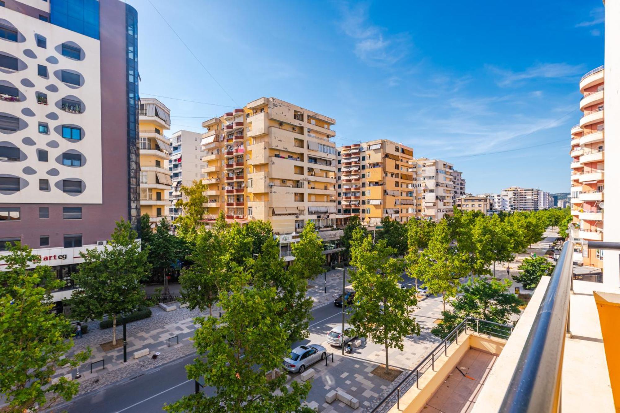 City Center Apartments By Kondo Stays Vlore Exterior photo